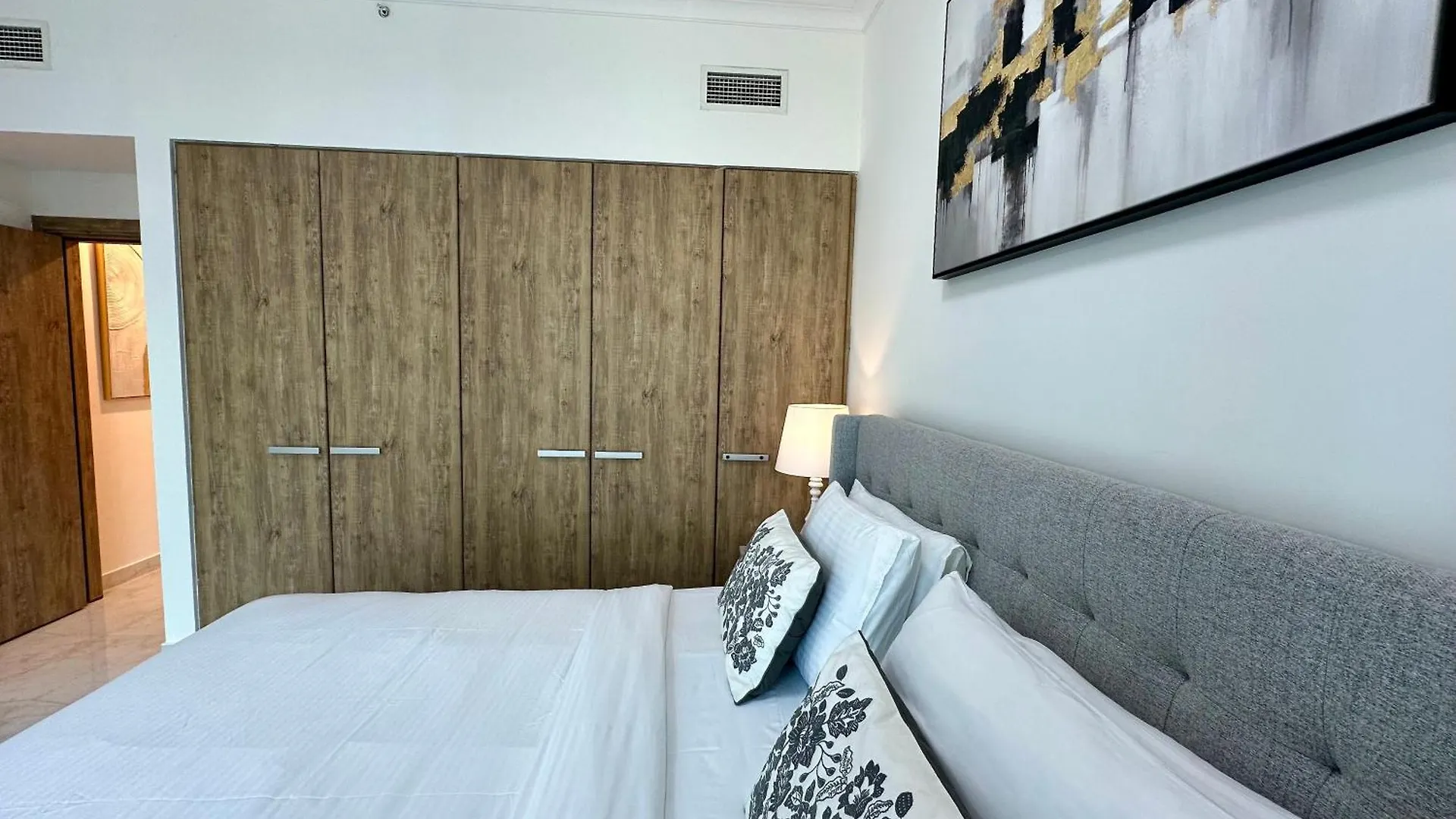 Lux Bnb I Executive Tower I Ocean View Dubai